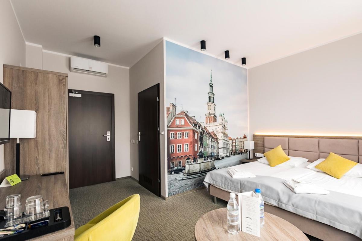 Meet Poznan Hotel Exterior photo