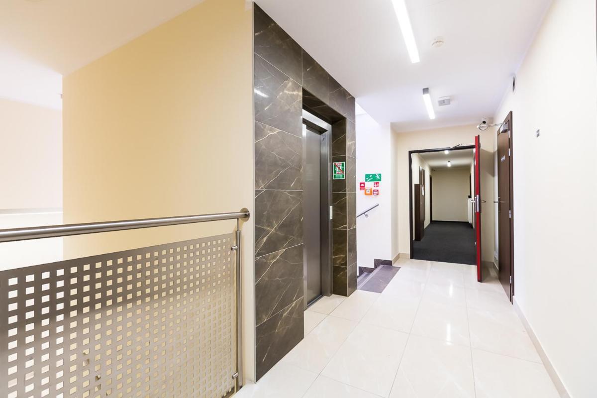 Meet Poznan Hotel Exterior photo