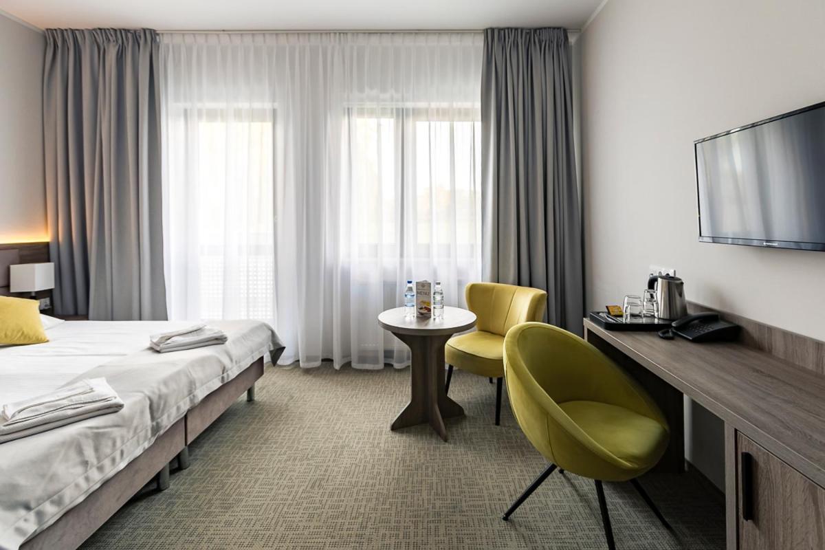 Meet Poznan Hotel Exterior photo