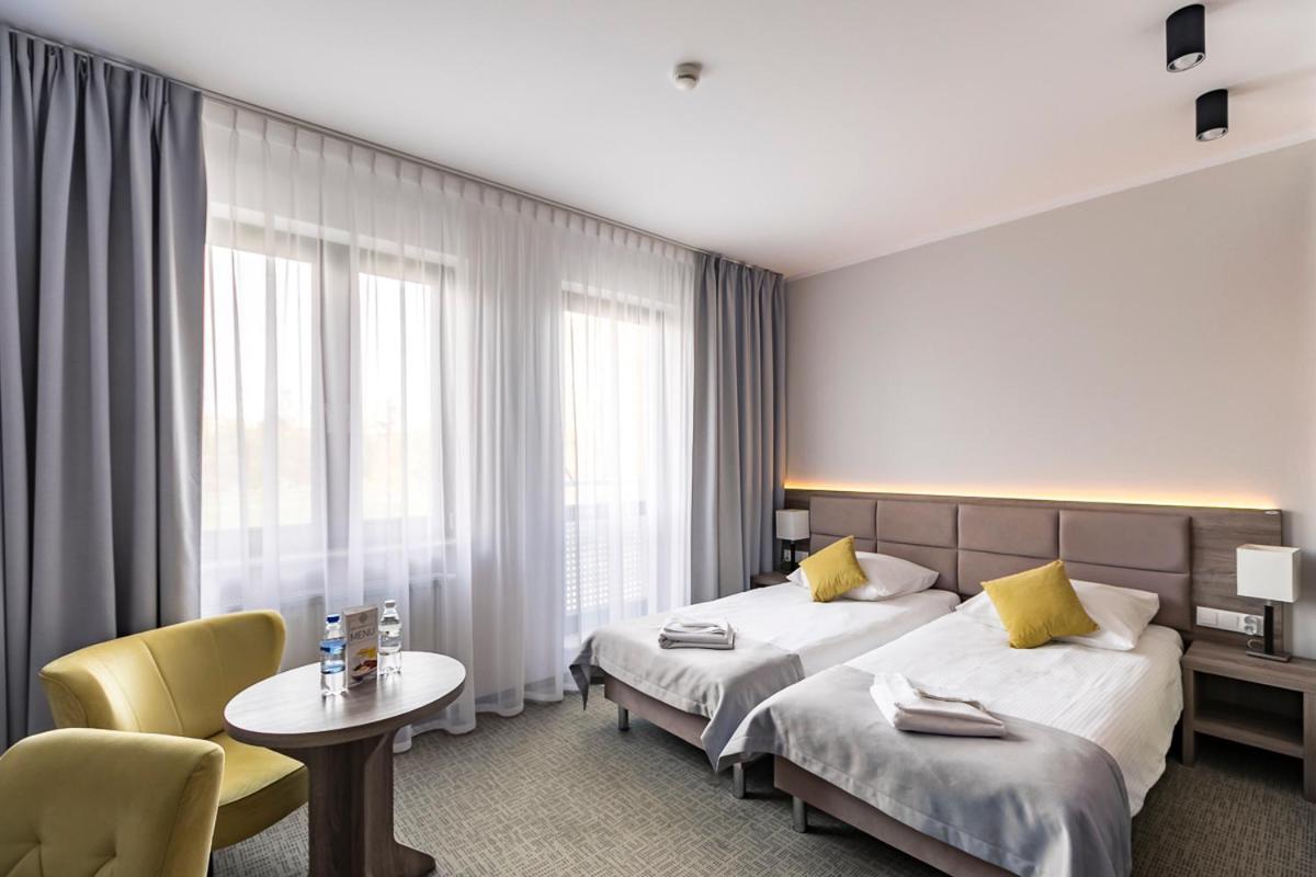 Meet Poznan Hotel Exterior photo