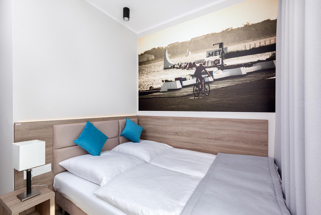 Meet Poznan Hotel Exterior photo